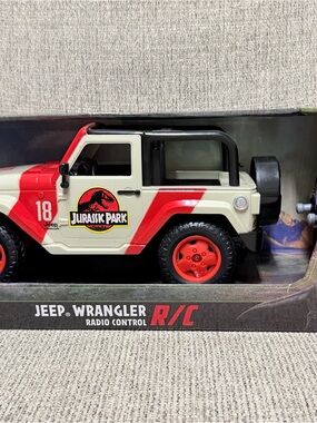 Jeep Jurassic Park RC Wrangler in Red and Cream